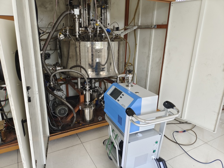 1715392587245579.jpg 真空电弧炉_副本.jpg